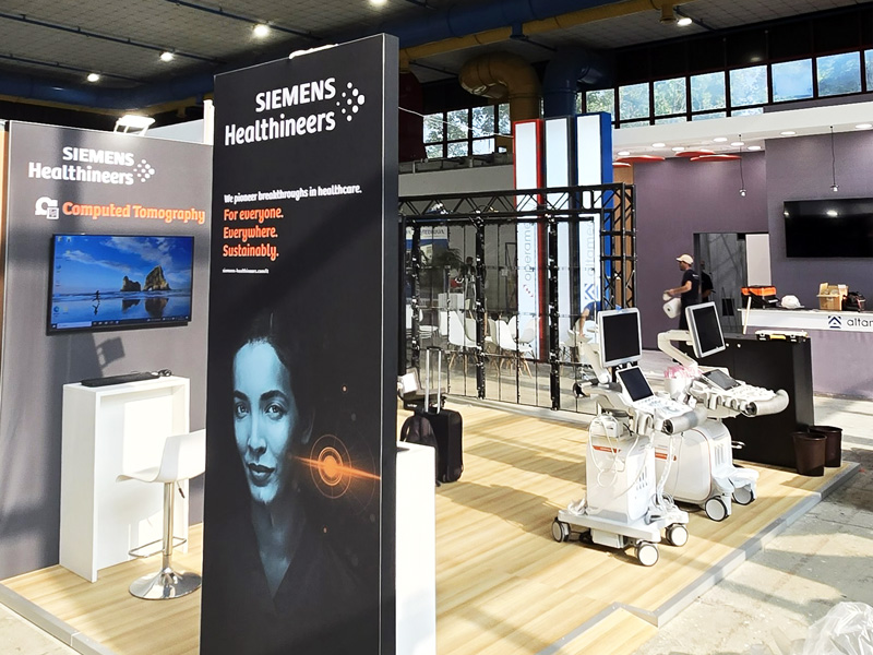 Wrapping completo per stand aziendale di 120 mq a Milano